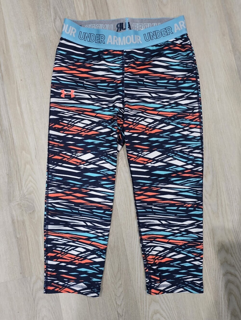 Under Armour Girls Navy Capri Leggings with Coral & Teal Graphic Print Size L